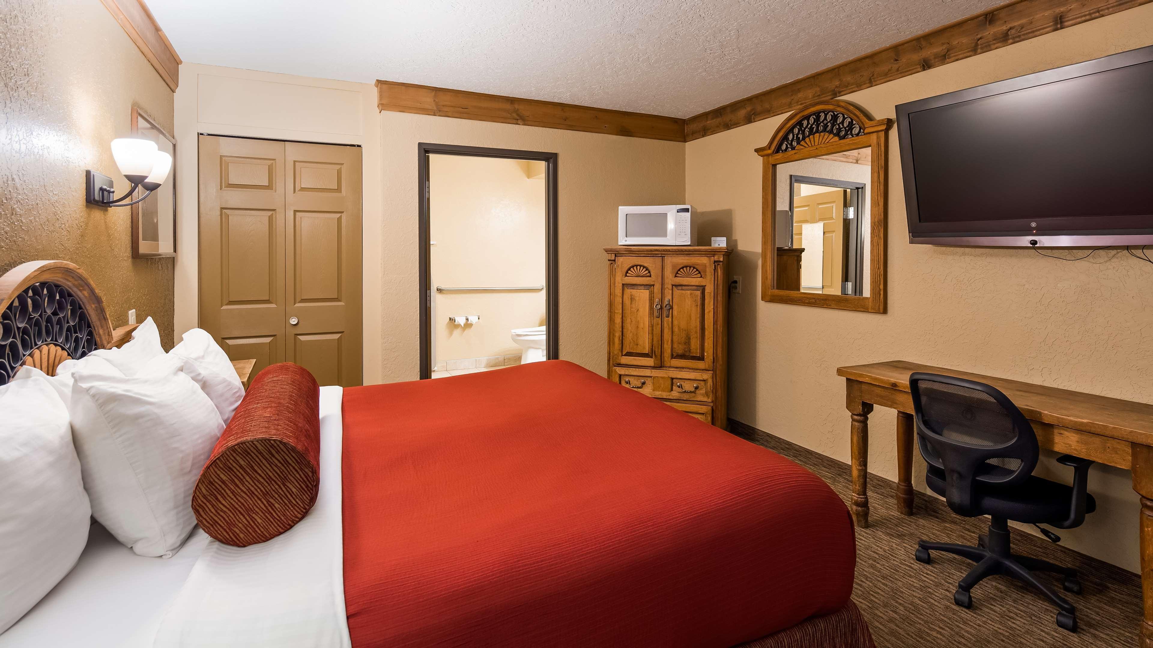 Best Western River'S Edge Red River Bagian luar foto