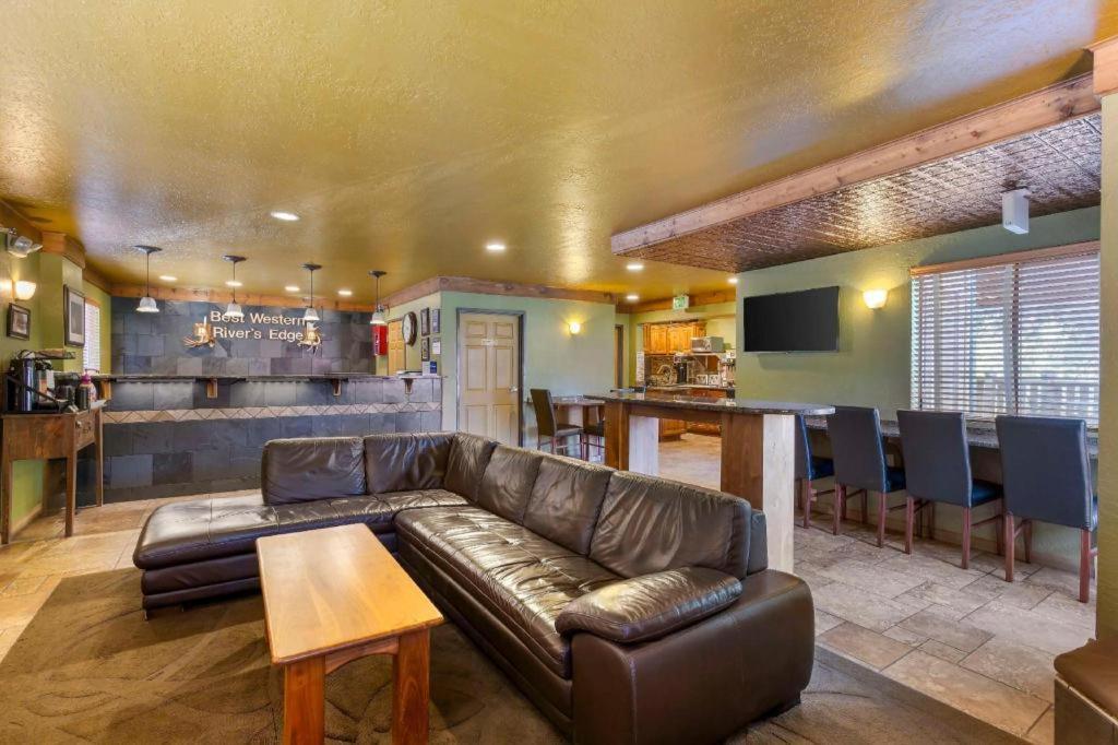 Best Western River'S Edge Red River Bagian luar foto